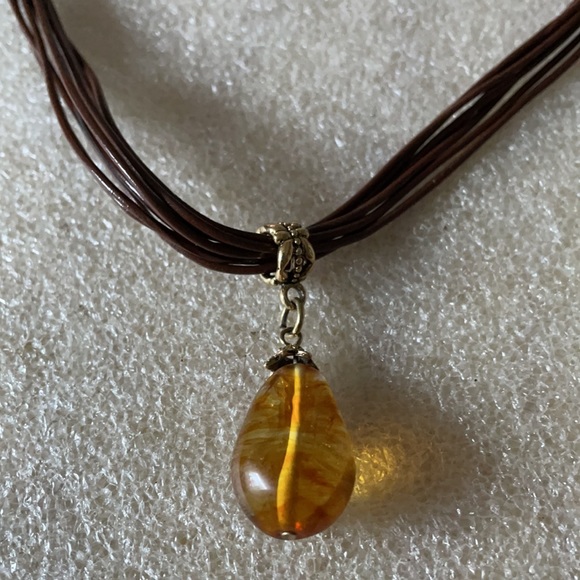 Lia Sophia gem leather necklace - Picture 2 of 4